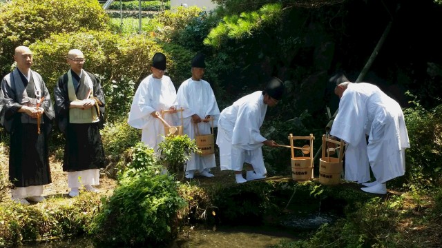 水汲みの儀（7月7日　静岡市葵区栃沢）