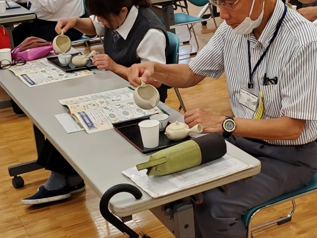 お茶の入れ方を実践